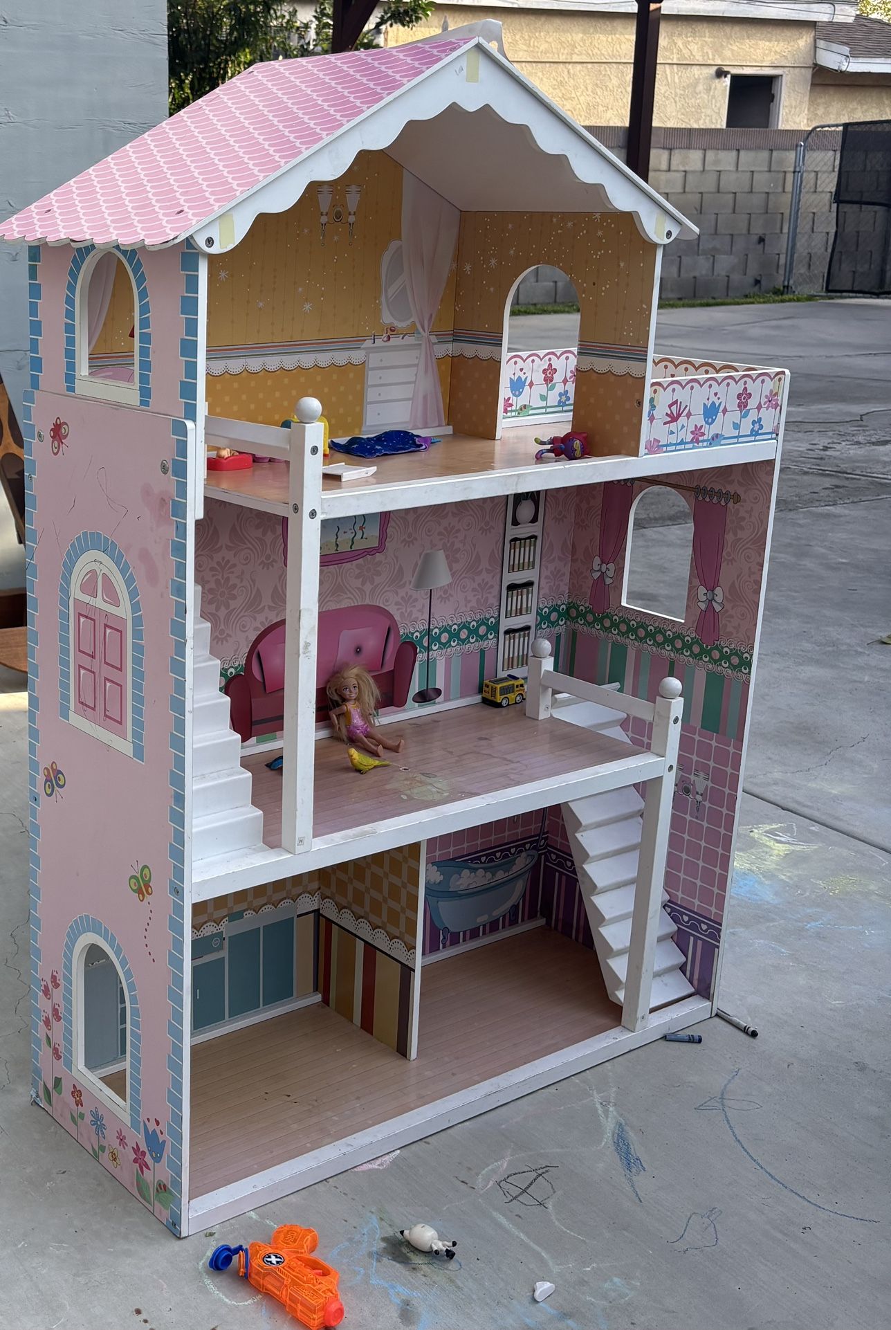 Doll House 
