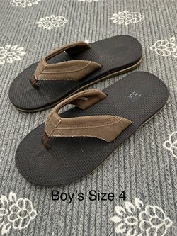 Boy’s Leather Strap Blue Fin Flip Flops  (Size 4)
