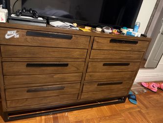 Dresser