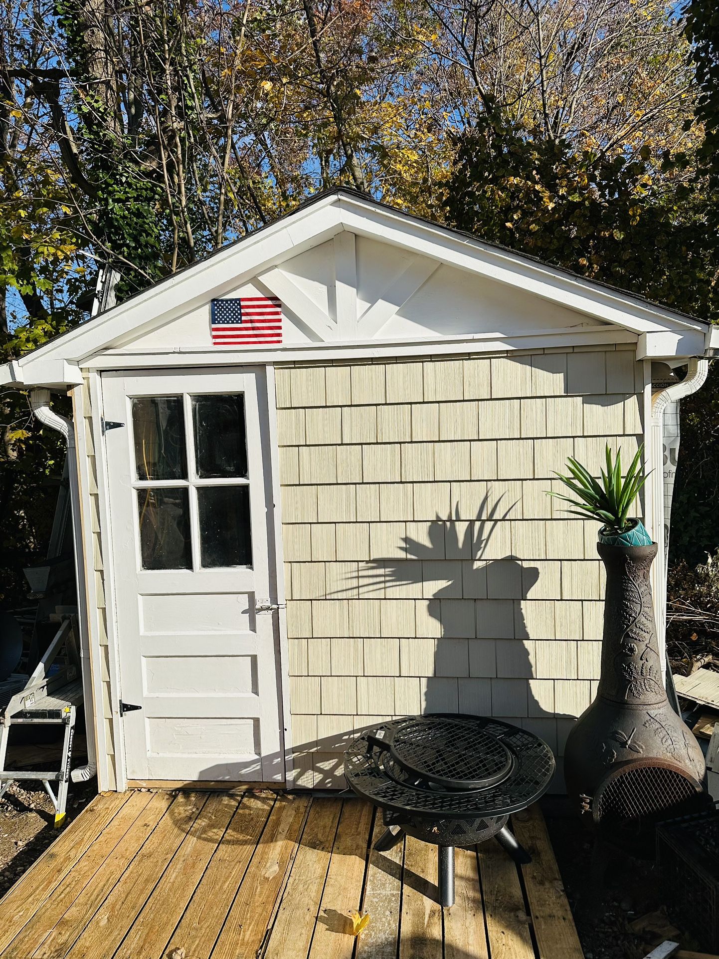 We Work With She'd , Roofing , Siding , Laminate Floor And Much More