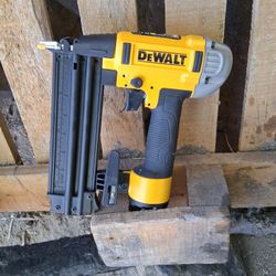 DeWalt 18 Gauge Precision Point Brad Nailer DWFP12233