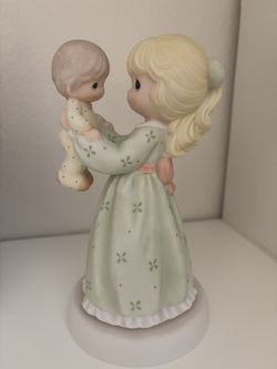 Precious moment - happiness Is Being A Mom