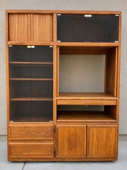 FREE - Wood Entertainment Center / TV Cabinet / Display Cabinet / Wardrobe