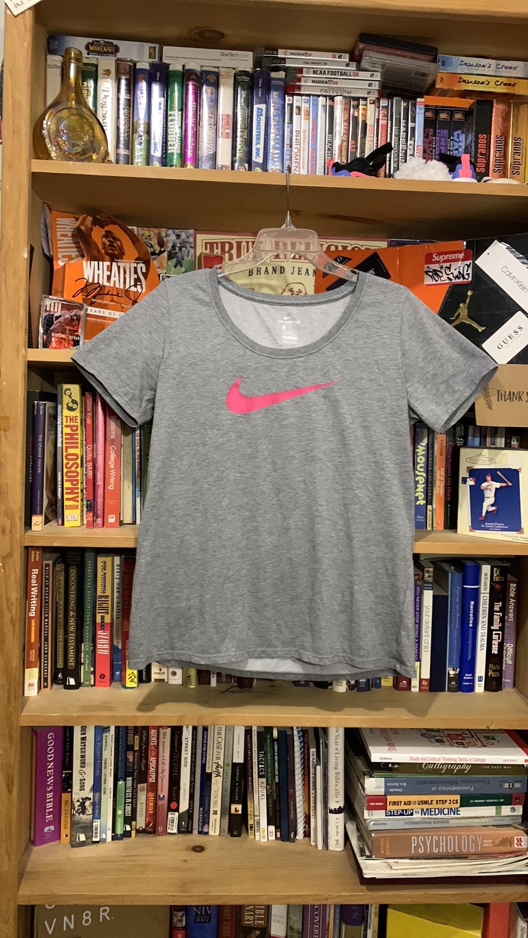 NIKE-women’s gray ATHLETIC CUT short sleeve crewneck graphic THE NIKE TEE shirt