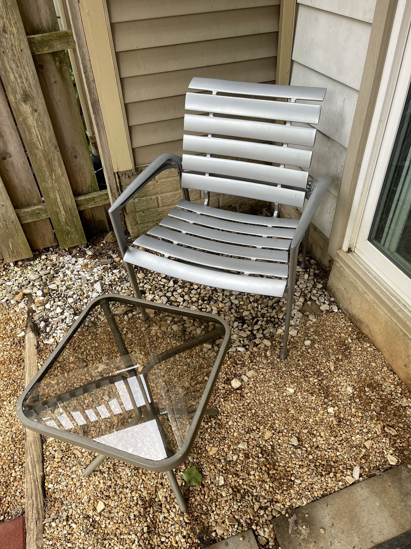 Metal Chair With Small Table In Good Condition for sale ,