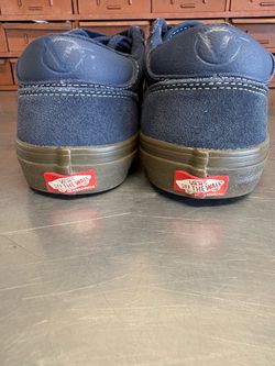 Vans skateboard tennis shoes 9.5