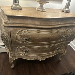 Bombay chest 39x35x16 