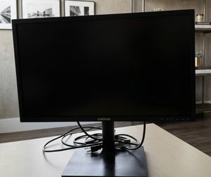 Samsung 24-inch Monitor w/ Stand + Cables included