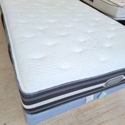 Queen Sizes Mattress And Box Spring 