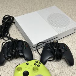 XBOX One S model Number 1681