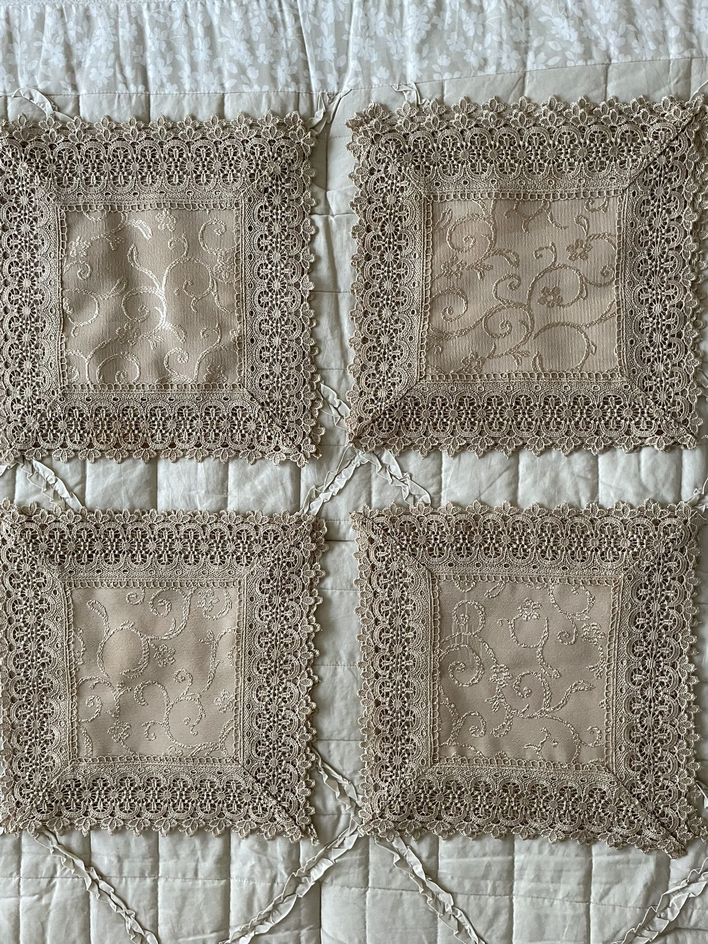 Set of napkins. 12 pieces. New.