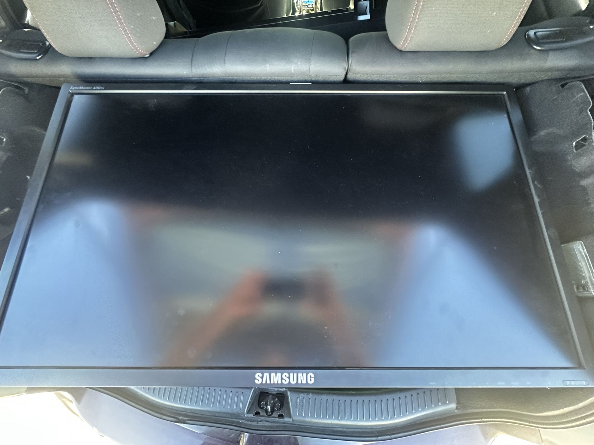 Samsung Sync master 400Dx (barley Used)