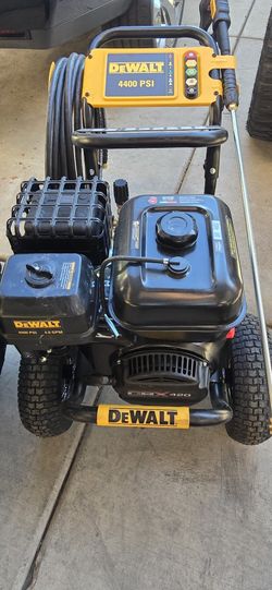 4400 PSI 4.0 GPM Gas Power Washer
by
DEWALT