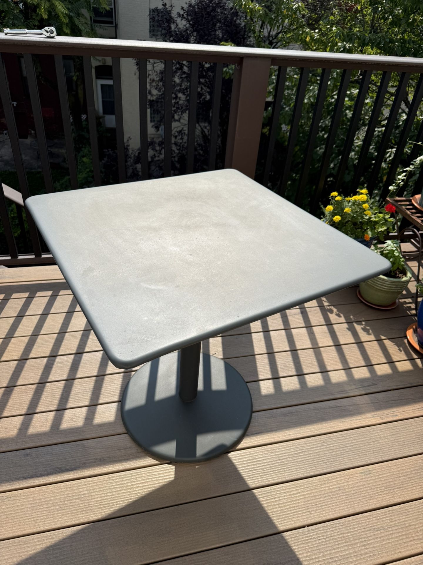 Free Outdoor Tables (2)