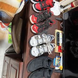 2Y Kids Nike Shoes