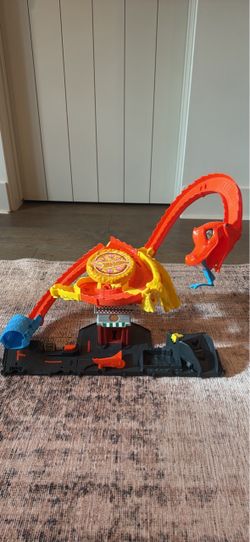 Hot Wheels City Slam Pizza Cobra Attack Playset