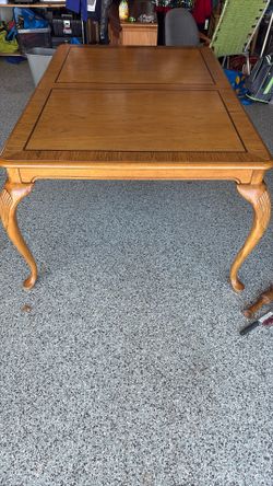 OAK TABLE 