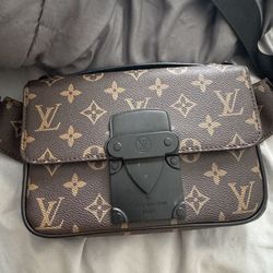 Shoulder bag