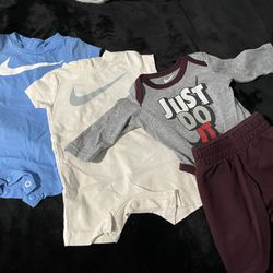 boys NB clothes & Breast Pads 