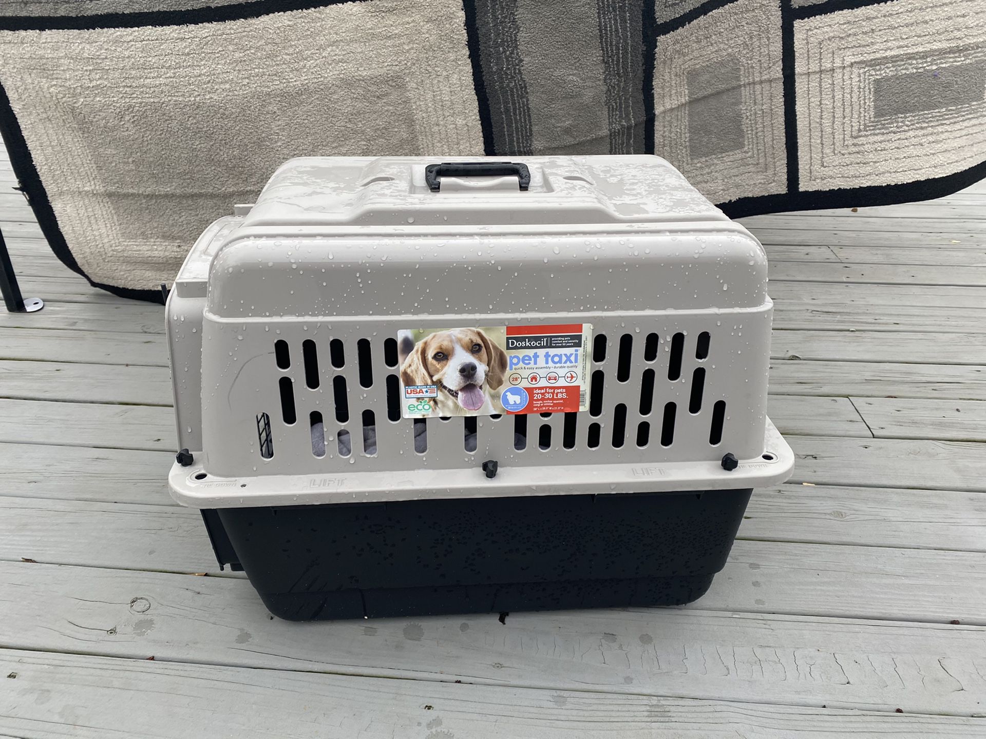 Travel dog crate