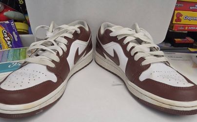 Size 7 air Jordan low dunks