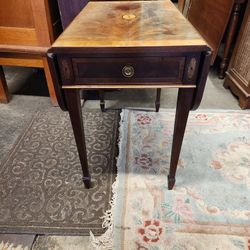 Hekman Drop Leaf Table