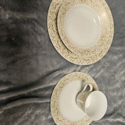 Chris Madden Montalira 40 Piece Set