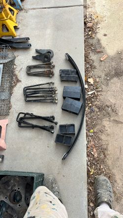 Chevy 99-06 U Bolts Torsion Keys And Blocks Leaf Springs