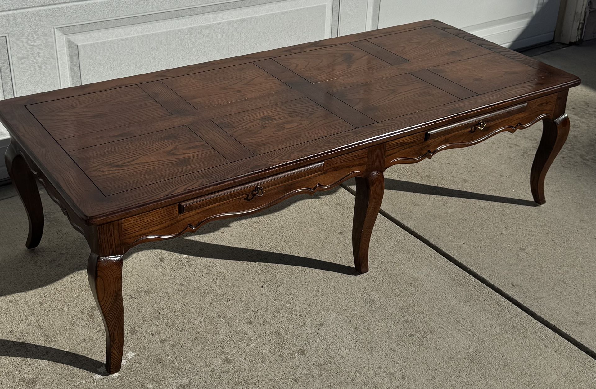 Parquet Elegance Table