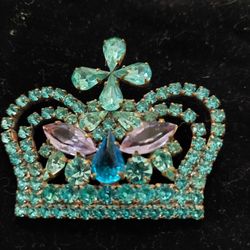 Gorgeous VINTAGE Lillian CROWN Brooch