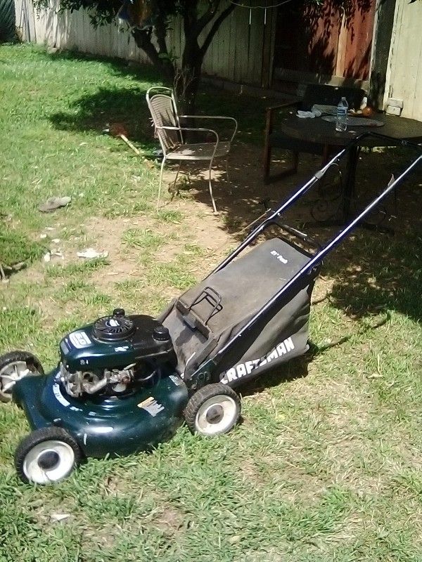 Craftsman lawn mower for Sale in City of Industry, CA - OfferUp