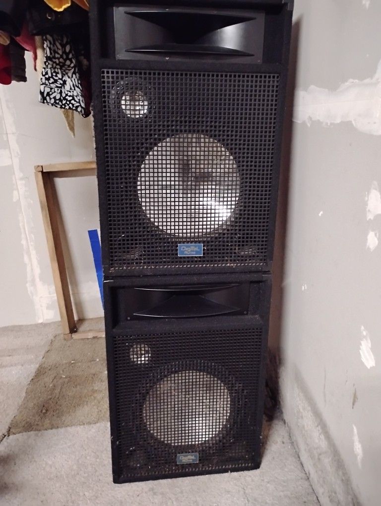 Pair of Digital Audio 2002 Three-Way Club Series Professional Loudspeaker