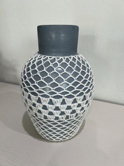 Ceramic vase 