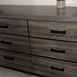 Gray Wood Contemporary Dresser With 6 Drawers