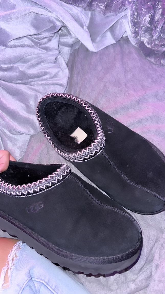 Women’s Size 9 Uggs
