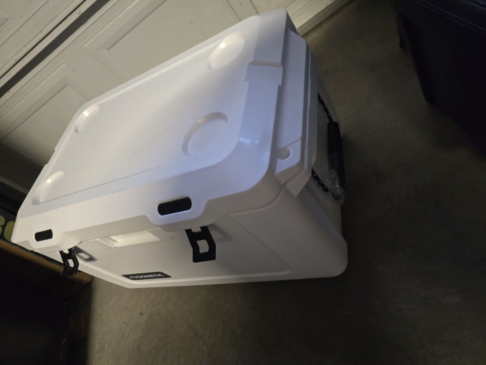 Dometic Non Electric 35qt Cooler New