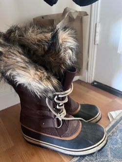 Sorel Joan of Arctic Winter Boots (size 8 women’s)