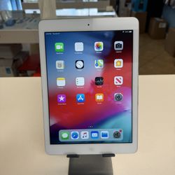 Apple iPad Air 32GB silver color IOS 12.5.7