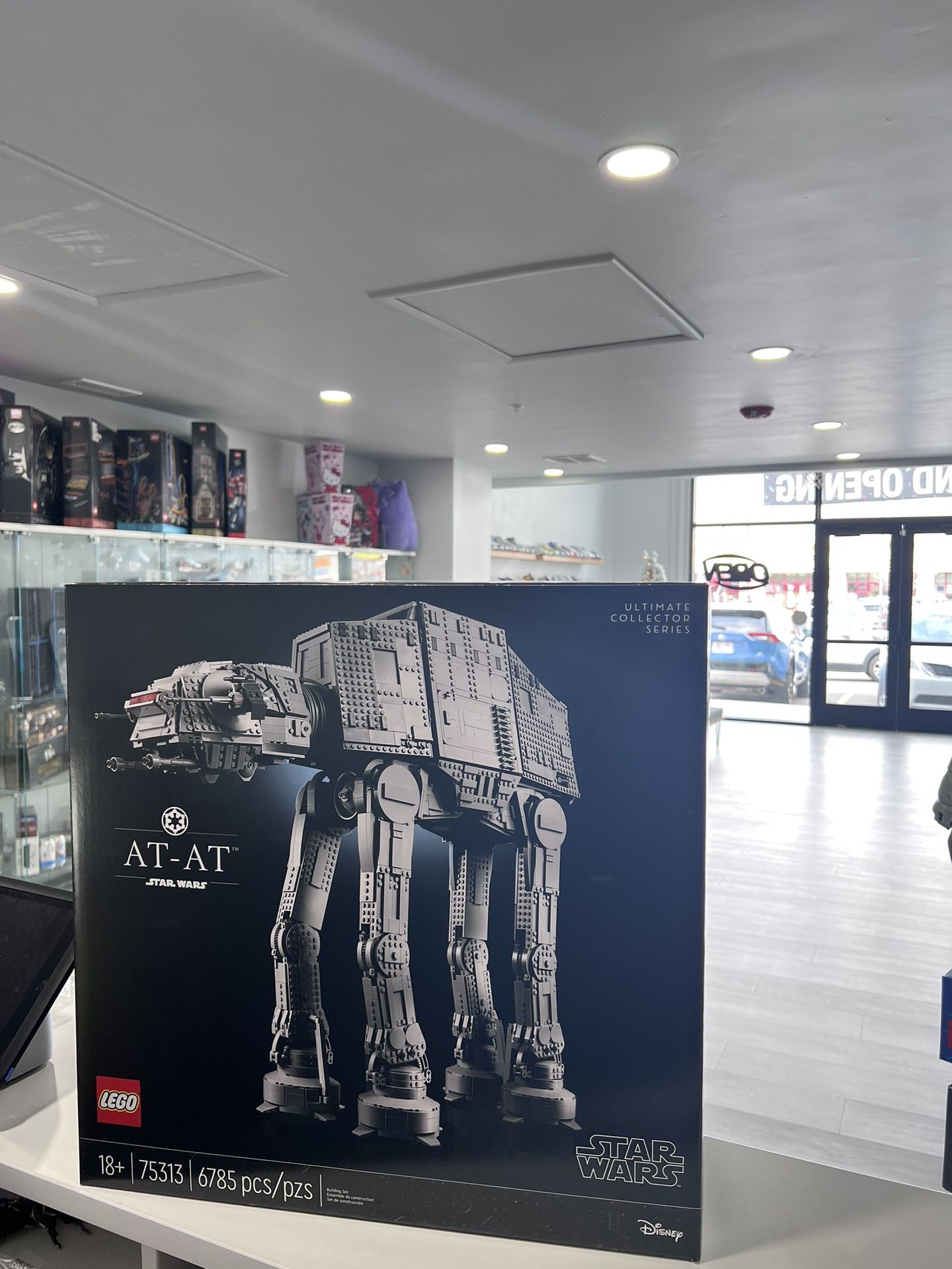 Brand new 75313 LEGO Star Wars AT-AT (retired)