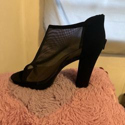 Used Good Size 8/5  Woman  Sandals 