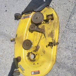 ((READ AD))((42" L--SERIES Johndeere Deck)) Riding Mower 