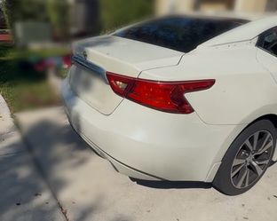 Nissan Maxima