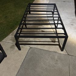 BLack metal twin bed frame