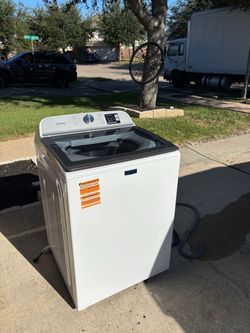 Maytag like new washing machine