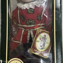 Geppeddo Vintage Porcelain Doll DOLLS OF THE WORLD Rare