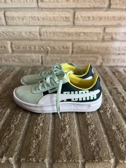 PUMA SHOES (Size 6.5)