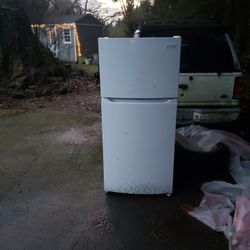 Frigidaire Used For 2.5 Months