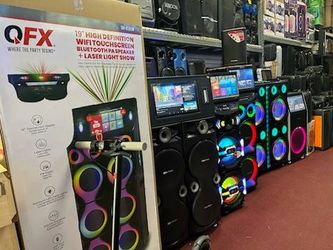 Variedad DE Bocinas Potente Con Bluetooth y Pantalla Tacto.  Ven Escuchalos.