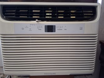 Frigidaire air conditioner 12,000 BTUs
