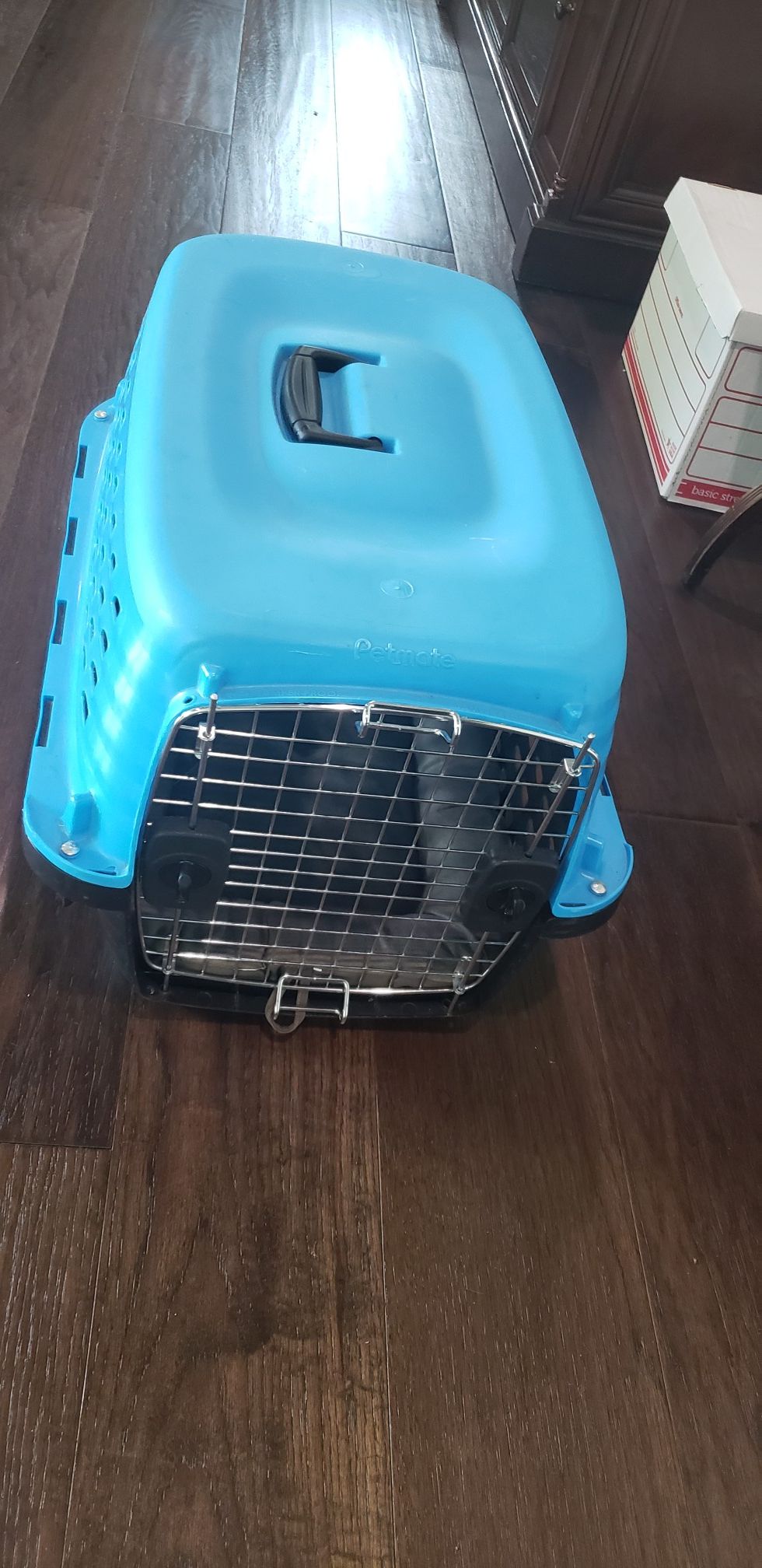 dog travel kennel/crate